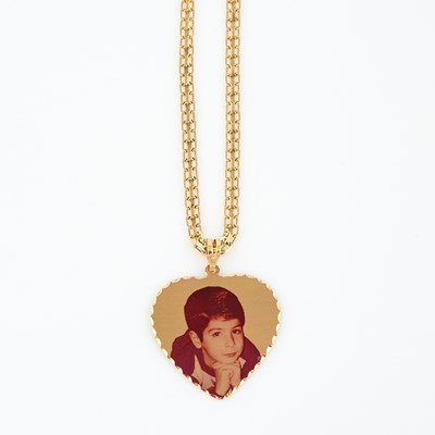 Lot 157 - Gold Pendant and Neck Chain, 14K 9 dwt.