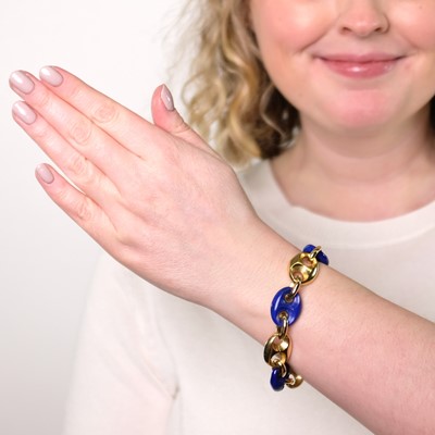 Lot 32 - Gold and Lapis Nautical Link Bracelet