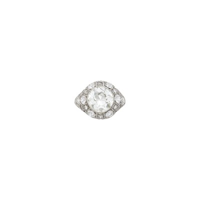 Lot 1231 - Edwardian Platinum and Diamond Ring