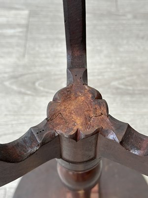 Lot 1065 - Queen Anne Mahogany Candlestand