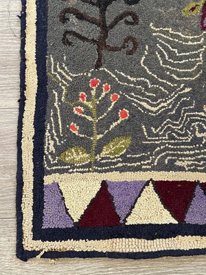 Lot 1094 - Pictorial Hooked Rug