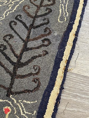 Lot 1094 - Pictorial Hooked Rug