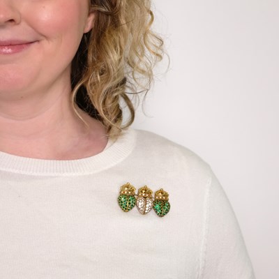 Lot 1018 - Barry Kieselstein-Cord Gold, Emerald and Diamond Heart and Crown Clip-Brooch