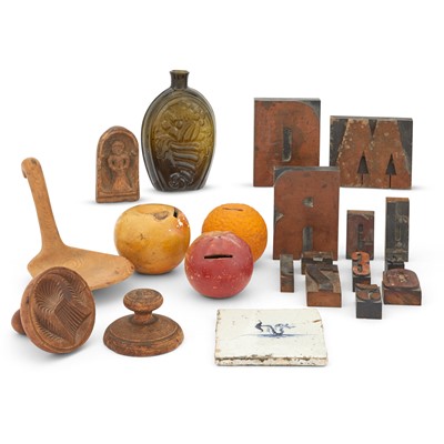 Lot 304 - Group of Antique and Decorative Table Articles