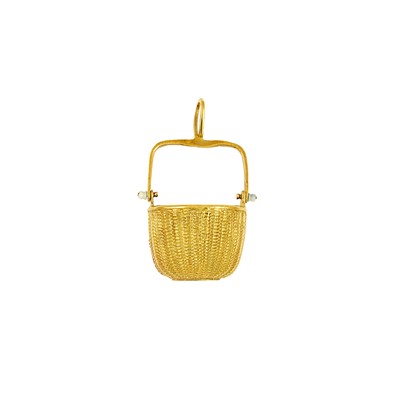 Lot 1100 - Diana Kim England Gold Nantucket Basket Charm