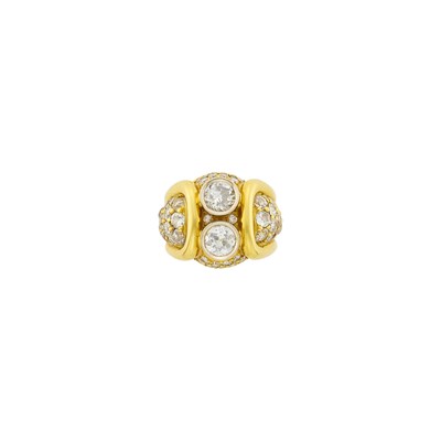Lot 1013 - Gold and Diamond Ring