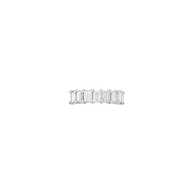 Lot 1067 - Platinum and Diamond Band Ring