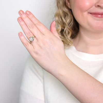 Lot 117 - Gold, Platinum, Diamond and Colored Diamond Ring