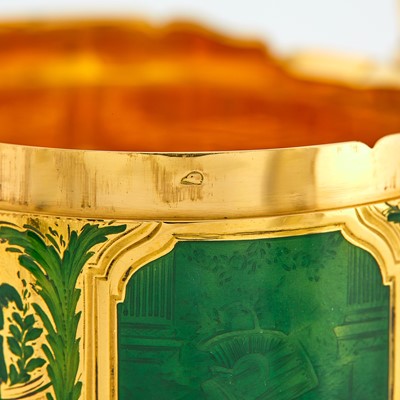 Lot 658 - Important Continental Jeweled and Enameled Gold Portrait Snuff Box