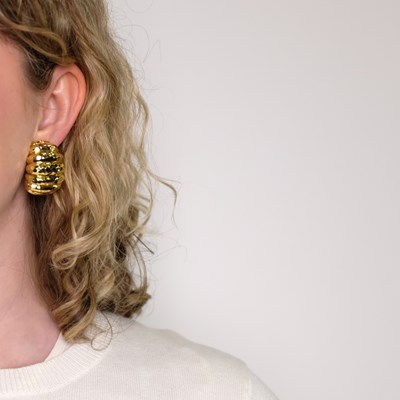 Lot 93 - David Webb Pair of Hammered Gold Shrimp Earclips