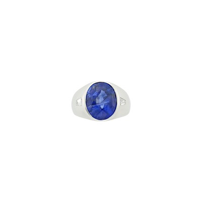 Lot 64 - Gentleman's Platinum, Sapphire and Diamond Gypsy Ring