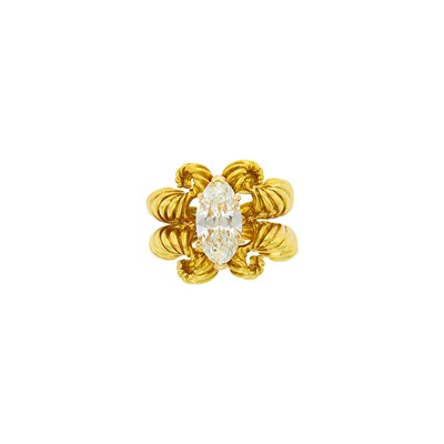 Lot 94 - Gold and Diamond Ring