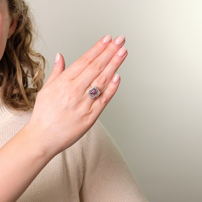 Lot 40 - Platinum, Kunzite and Diamond Ring