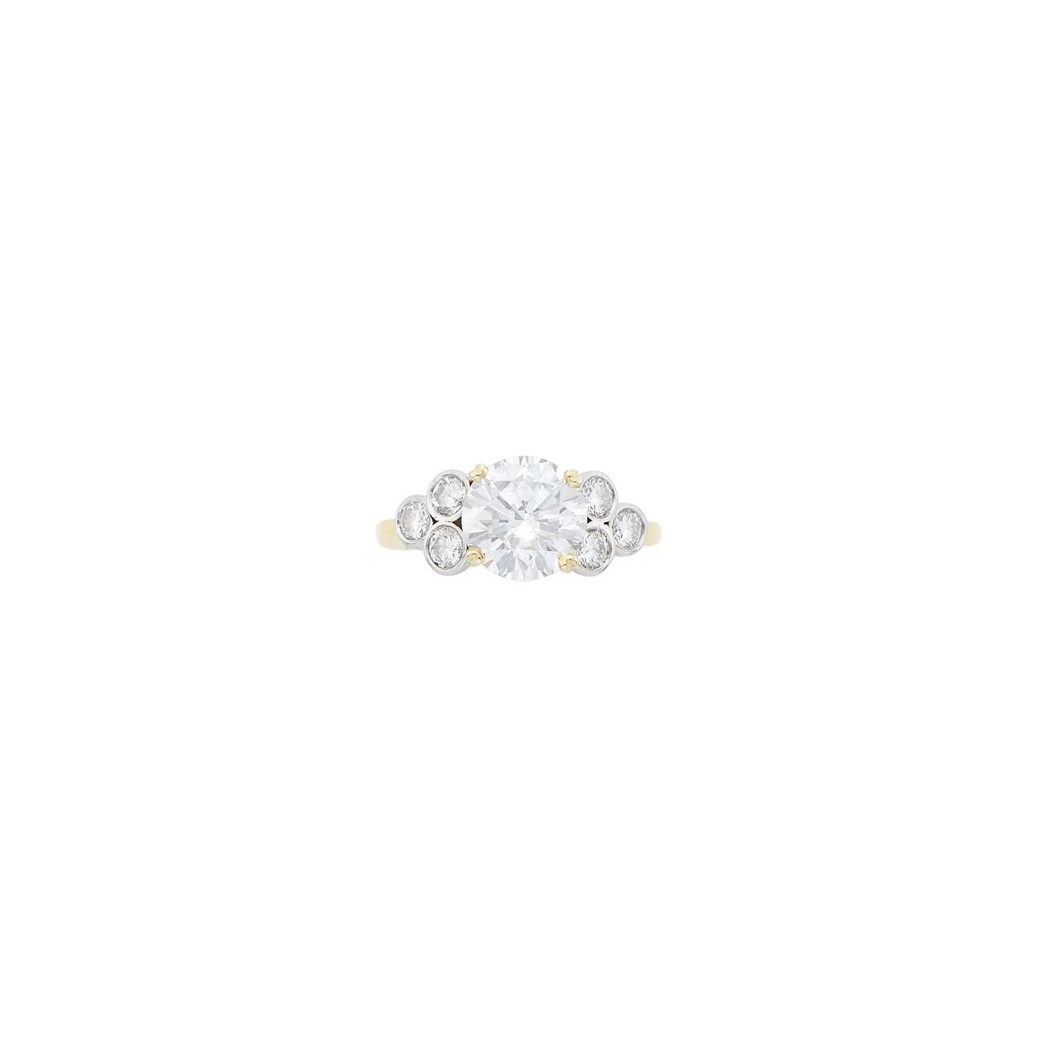 Lot 16 - Gold, Platinum and Diamond Ring