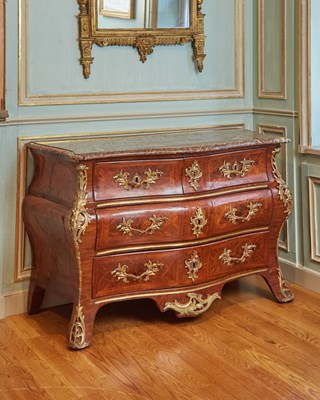 Lot 144 - Régence Bronze Mounted Kingwood Inlaid Commode en Tombeau