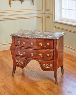 Lot 86 - Unusual Régence Kingwood Inlaid Marble Top Commode