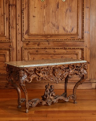 Lot 153 - Superb Régence Limewood Console Table