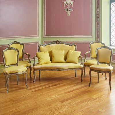 Lot 126 - Italian Rococo Style Painted and Parcel Gilt Salon Suite