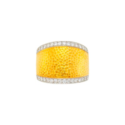 Lot 100 - David Webb Hammered Gold, Platinum and Diamond Ring