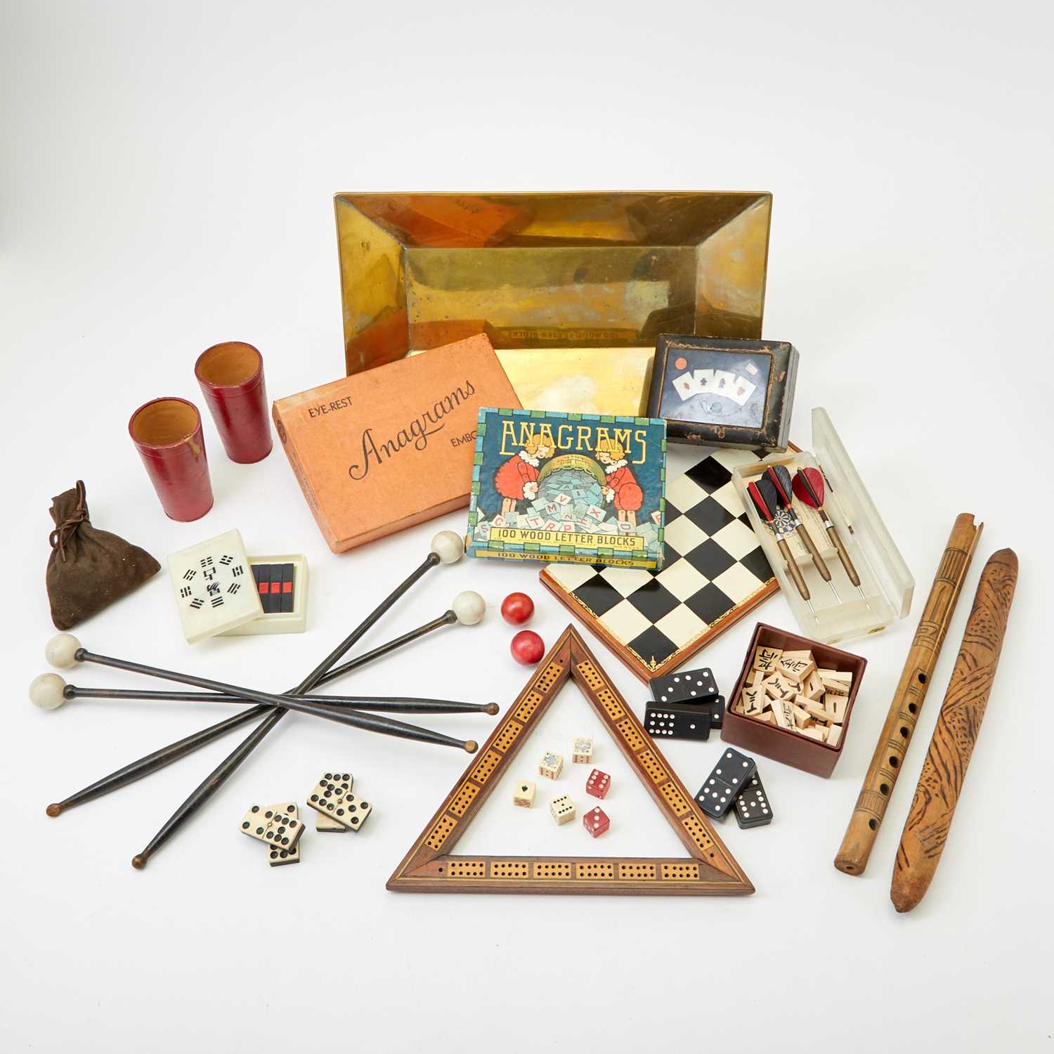 Lot 425 - A miscellaneous group of games