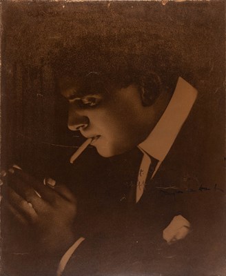Lot 673 - A moody inscribed portrait of Douglas Fairbanks in a large format