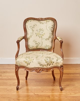 Lot 93 - Rare Louis XVI Walnut Fauteuil à Coiffer en Cabriolet