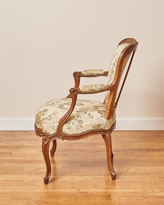 Lot 93 - Rare Louis XVI Walnut Fauteuil à Coiffer en Cabriolet