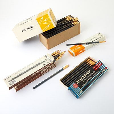 Lot 276 - A variety of vintage Blackwing pencils