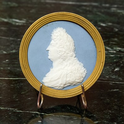 Lot 540 - SEVRES BISCUIT PORCELAIN (HARD PASTE) PORTRAIT ROUNDEL OF LOUIS XIV