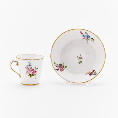 Lot 435 - TWO VINCENNES PORCELAIN CUPS AND SAUCERS (GOBELET LIZONNE AND GOBELET A LA REINE)