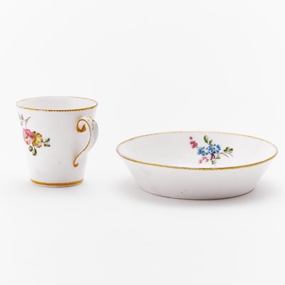 Lot 286 - Vincennes Porcelain Cup and Saucer, Gobelet a la Reine)