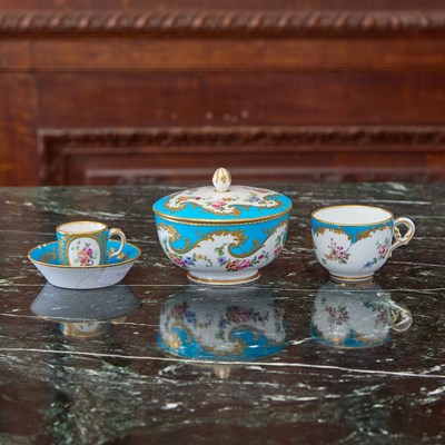 Lot 447 - VINCENNES SMALL CUP (GOBELET BOUILLARD) & A MINIATURE SEVRES CUP AND SAUCER (GOBELET LITRON 4EME GRANDEUR)