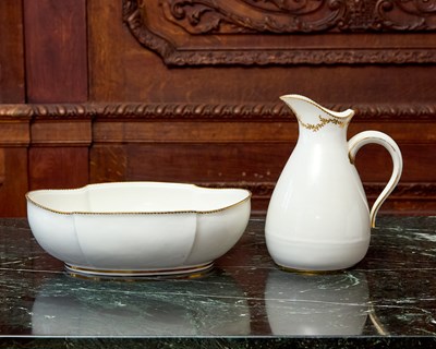Lot 421 - Sèvres Porcelain Gilt White Ewer and Basin (Broc Ordinaire Et Jatte Ovale)