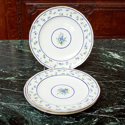 Lot 495 - THREE SEVRES PORCELAIN DINNER PLATES (ASSIETTE UNIE)