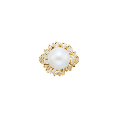 Lot 15 - Gold, South Sea Cultured Pearl and Diamond Ring