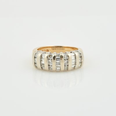 Lot 80 - Diamond Ring, 27 diamonds about 1.00 ct., 14K 5 dwt.