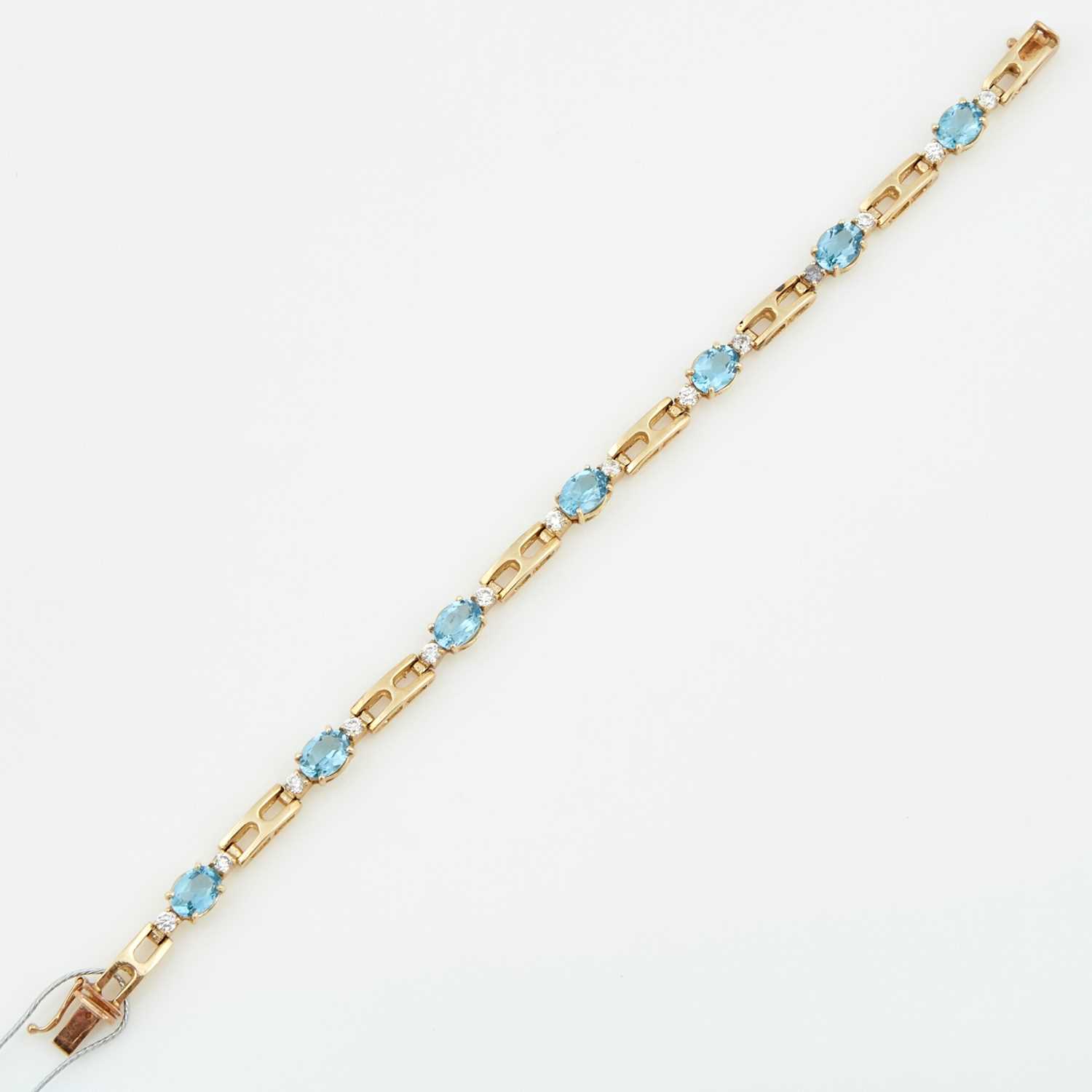 Lot 112 - Gold and Stone Flexible Bracelet, 14K 8 dwt. all