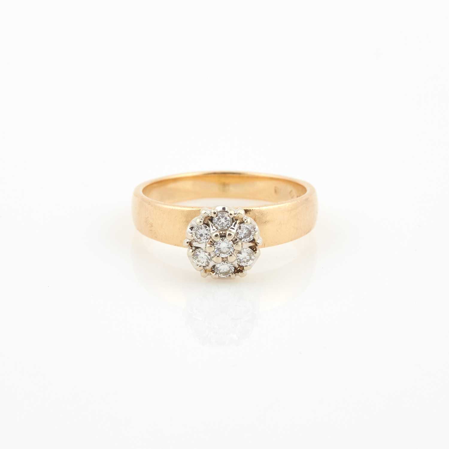 Lot 163 - Diamond Ring, 7 diamonds, 14K 3 dwt.