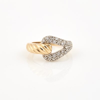 Lot 261 - Diamond Ring, 28 diamonds about 0.50 ct., 14K 3 dwt.