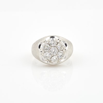 Lot 267 - Diamond Ring, 7 diamonds about 1.50 cts., 14K 7 dwt.