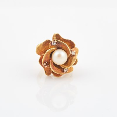 Lot 517 - Diamond and Bead Ring, 18K 10 dwt. all, stone missing