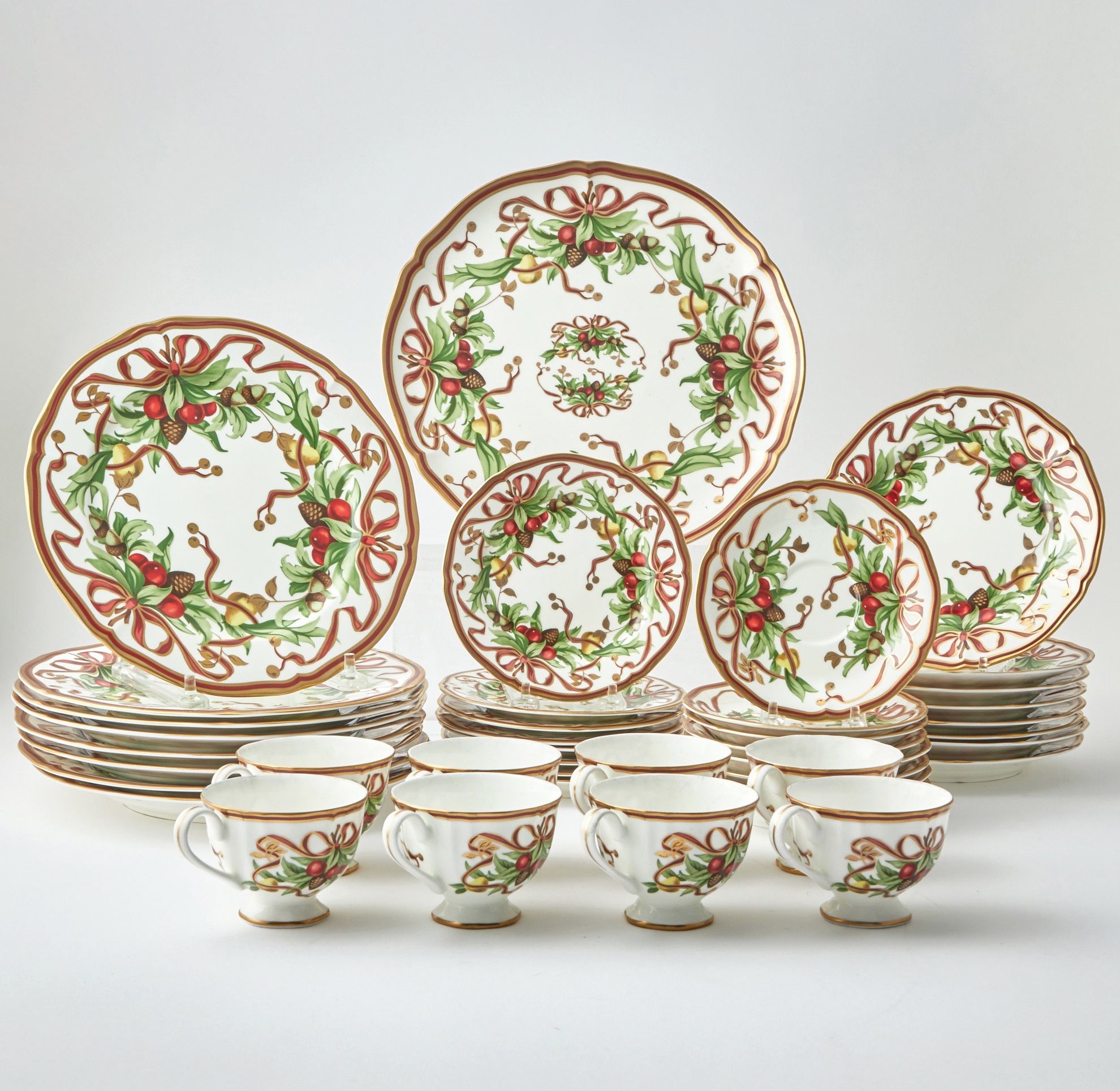 Lot 190 - Tiffany & Co. 'Tiffany Holiday' Porcelain