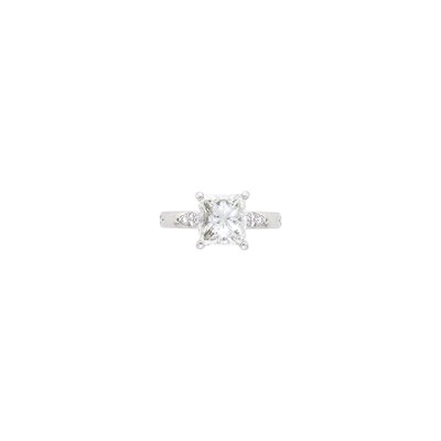 Lot 133 - Platinum and Diamond Ring