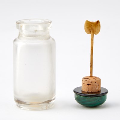 Lot 402 - A Chinese Crystal Snuff Bottle