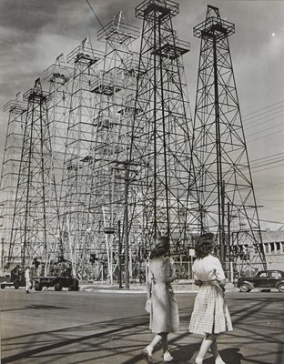Lot 185 - Alfred Eisenstaedt ,Oil derricks, Kilgore, TX, 1943
