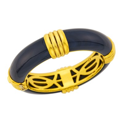Lot 206 - Van Cleef & Arpels Gold and Black Onyx Bangle Bracelet