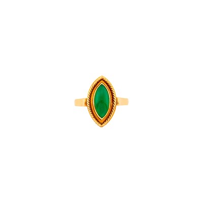 Lot 1023 - Gold and Jade Ring
