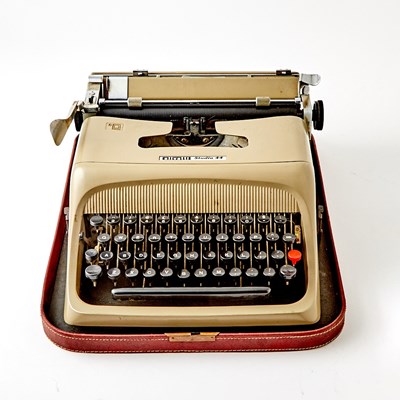 Lot 737 - Raymond Chandler's Olivetti Studio 44 Typewriter