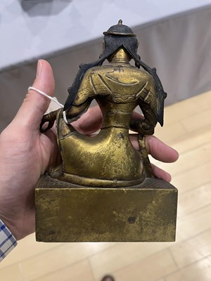 Lot 318 - A Matched Pair of Sino-Tibetan Gilt Bronze Figures of Guanyin