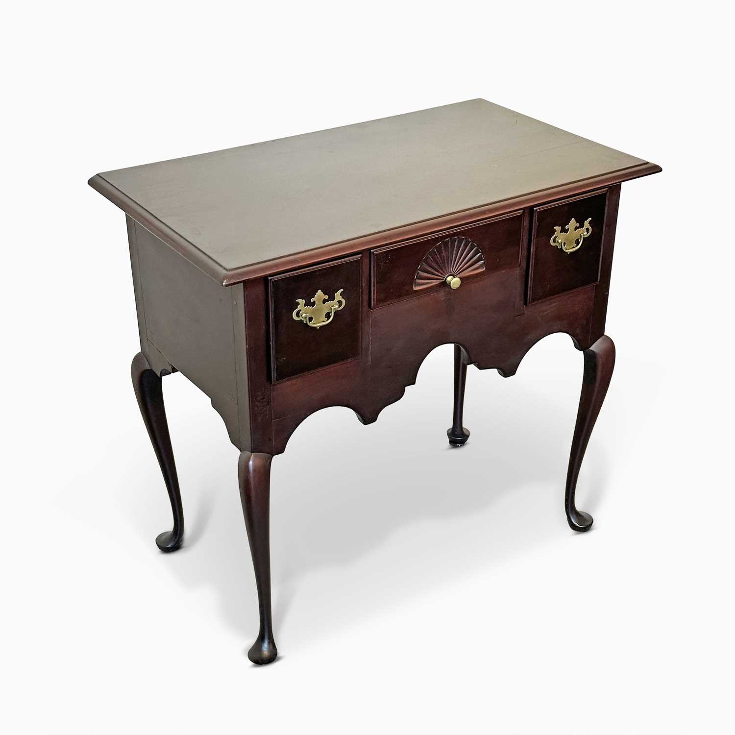 Lot 1052 - Queen Anne Cherry Dressing Table